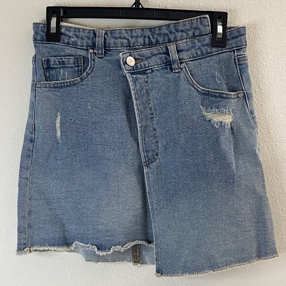 Tinseltown Distressed Denim Mini Skirt With Frayed Hem & Pockets Vintage Look - Picture 2 of 14